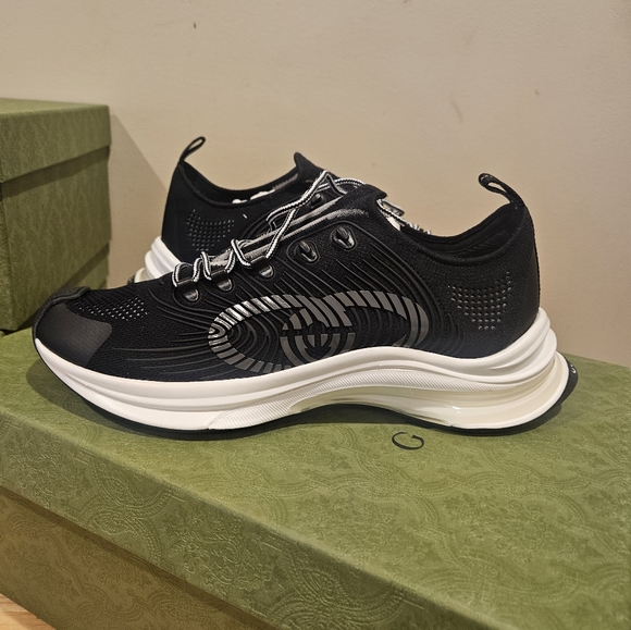 GUCCI Men\'s Run Knit Sneaker Shoes GG Logo Monogram Black White Gucci Sz UK11.5